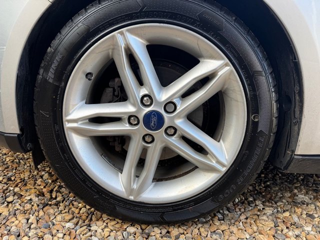 2017 FORD FOCUS 1.0T EcoBoost Zetec Hatchback 5dr Petrol Manual Euro 6 (s/s) (100 ps) - Photo 10