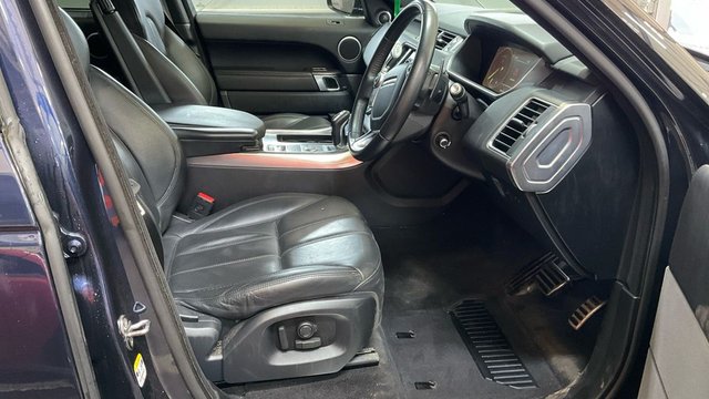 View our LAND ROVER RANGE ROVER SPORT
