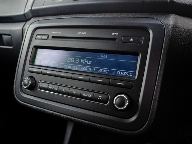 2012 SKODA FABIA 1.2 SE Hatchback 5dr Petrol Manual Euro 5 (69 ps) - Photo 9