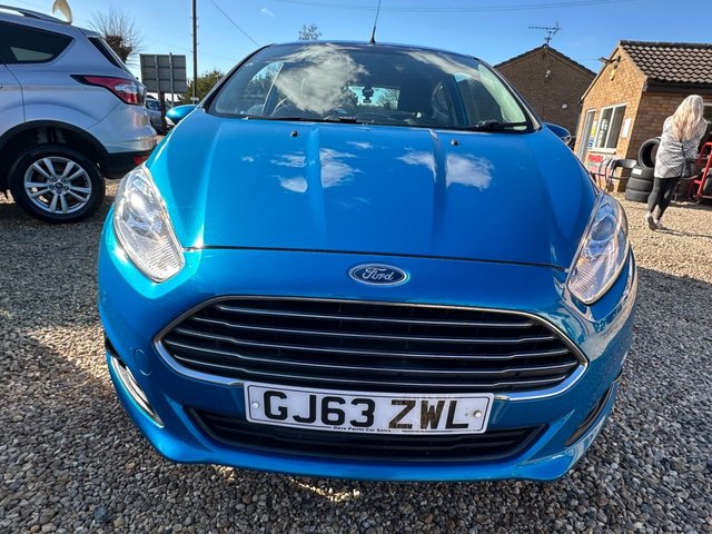 2014 Ford Fiesta 1.3L Zetec 3dr - Photo 3