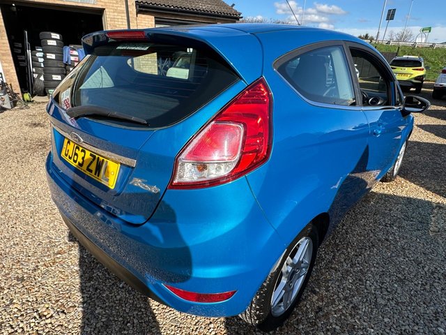 2014 Ford Fiesta 1.3L Zetec 3dr - Photo 6