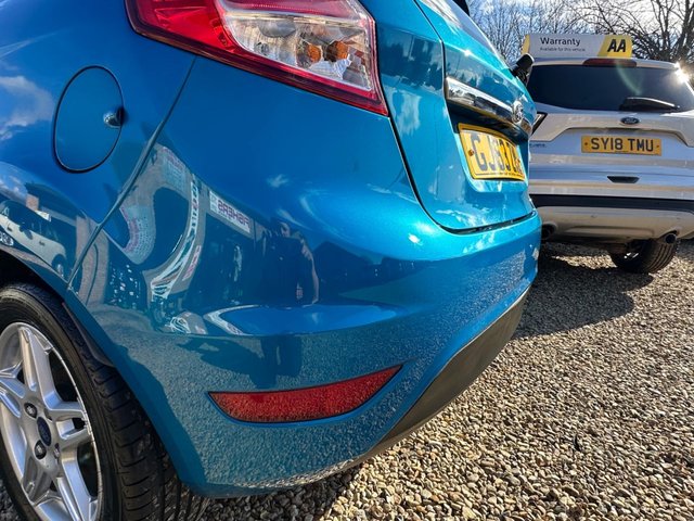 2014 Ford Fiesta 1.3L Zetec 3dr - Photo 9