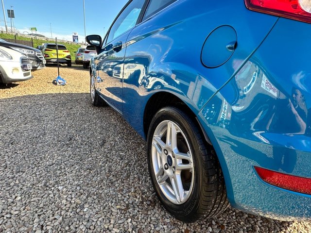 2014 Ford Fiesta 1.3L Zetec 3dr - Photo 10