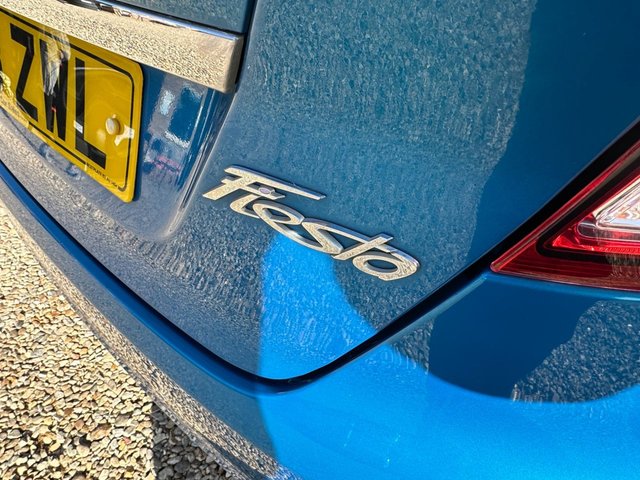 2014 Ford Fiesta 1.3L Zetec 3dr - Photo 12