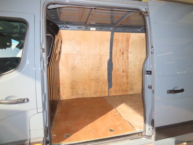 2022 NISSAN INTERSTAR - Photo 9