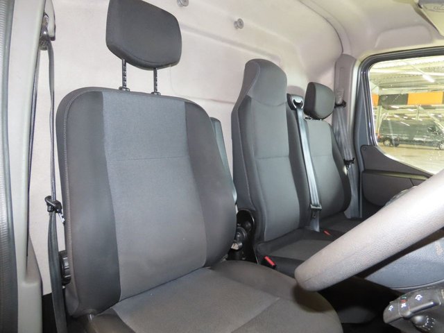 2022 NISSAN INTERSTAR - Photo 10