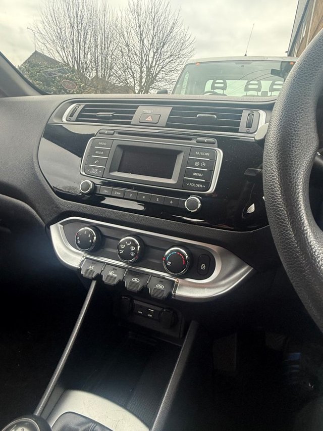 2015 Kia Rio 1.3L 1 Air 5dr - Photo 7
