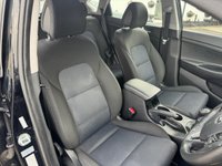 USED 2017 17 HYUNDAI TUCSON 1.6 GDi Blue Drive SE SUV 5dr Petrol Manual Euro 6 (s/s) (132 ps) DAYTIME RUNNING LIGHTS+ REAR SENSORS+ START/STOP+ HILL DESCENT CONTROL+ AUTO HOLD+ HEATED FRONT SEATS+ DUAL CLIMATE CONTROL+ FOLDING MIRRORS+ CRUISE CONTROL+ AUTO HEADLIGHTS+ LINE KEEPING ASSIST+ TRACTION CONTROL+ USB+ AUX+ DAB+ BLUETOOTH+ 17 INCH ALLOY WHEELS+ SERVICE HISTORY+