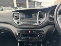 USED 2017 17 HYUNDAI TUCSON 1.6 GDi Blue Drive SE SUV 5dr Petrol Manual Euro 6 (s/s) (132 ps) DAYTIME RUNNING LIGHTS+ REAR SENSORS+ START/STOP+ HILL DESCENT CONTROL+ AUTO HOLD+ HEATED FRONT SEATS+ DUAL CLIMATE CONTROL+ FOLDING MIRRORS+ CRUISE CONTROL+ AUTO HEADLIGHTS+ LINE KEEPING ASSIST+ TRACTION CONTROL+ USB+ AUX+ DAB+ BLUETOOTH+ 17 INCH ALLOY WHEELS+ SERVICE HISTORY+