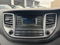 USED 2017 17 HYUNDAI TUCSON 1.6 GDi Blue Drive SE SUV 5dr Petrol Manual Euro 6 (s/s) (132 ps) DAYTIME RUNNING LIGHTS+ REAR SENSORS+ START/STOP+ HILL DESCENT CONTROL+ AUTO HOLD+ HEATED FRONT SEATS+ DUAL CLIMATE CONTROL+ FOLDING MIRRORS+ CRUISE CONTROL+ AUTO HEADLIGHTS+ LINE KEEPING ASSIST+ TRACTION CONTROL+ USB+ AUX+ DAB+ BLUETOOTH+ 17 INCH ALLOY WHEELS+ SERVICE HISTORY+