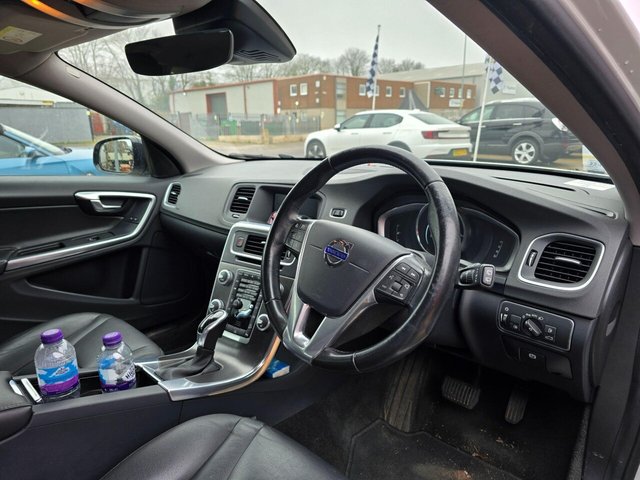 2015 VOLVO V60 CROSS COUNTRY 2.4 D4 Lux Nav Auto AWD Euro 6 (s/s) 5dr - Photo 6