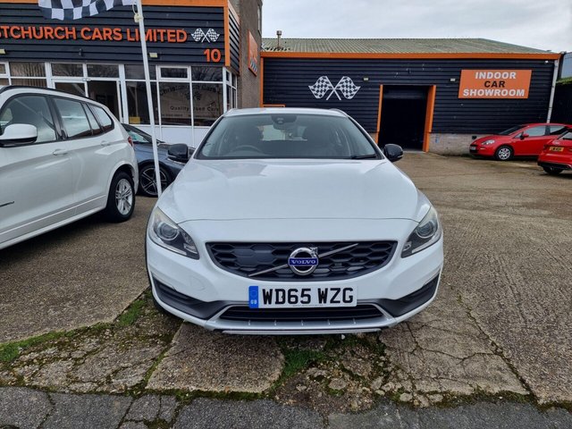 2015 VOLVO V60 CROSS COUNTRY 2.4 D4 Lux Nav Auto AWD Euro 6 (s/s) 5dr - Photo 5