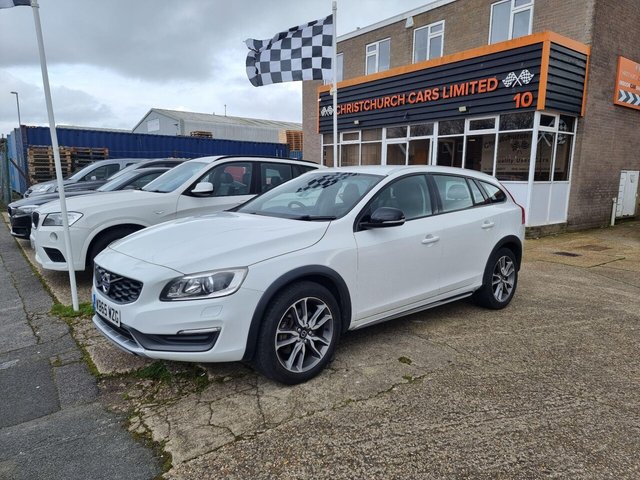 2015 VOLVO V60 CROSS COUNTRY 2.4 D4 Lux Nav Auto AWD Euro 6 (s/s) 5dr