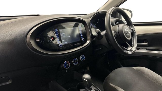 2024 TOYOTA AYGO X - Photo 2