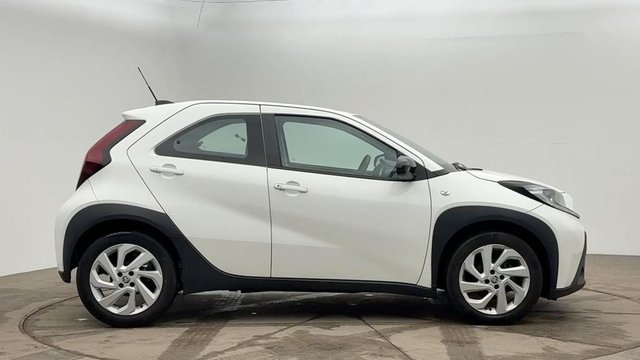 2024 TOYOTA AYGO X - Photo 4