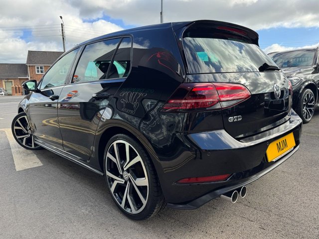 2017 VOLKSWAGEN GOLF 2017 2.0 TDI BlueMotion Tech GTD Hatchback 5dr Diesel Manual Euro 6 (s/s) (184 ps) * HUGE SPEC LIST * REAR VIEW CAMERA * 19" BRESCIA ALLOYS * HEATED JACARA CLOTH * VOICE ACTIVATION * KEYLESS ENTRY * DISCOVER NAV PRO * AMBIENT LIGHTING * ADAPTIVE CRUISE CONTROL * LED LIGHTS * REAR TINTED GLASS * CAR-NET APP CONNECT * DEEP BLACK * LED LIGHTS * MULTI-FUNCTIONAL STEERING WHEEL * FRONT + REAR PARKING SENSORS * POWER FOLDING MIRRORS * GTD STYLING * STUNNING THROUGHOUT * - Photo 2
