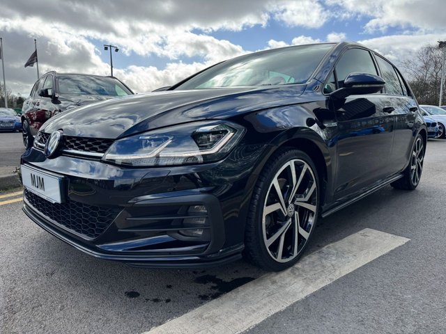 2017 VOLKSWAGEN GOLF 2017 2.0 TDI BlueMotion Tech GTD Hatchback 5dr Diesel Manual Euro 6 (s/s) (184 ps) * HUGE SPEC LIST * REAR VIEW CAMERA * 19" BRESCIA ALLOYS * HEATED JACARA CLOTH * VOICE ACTIVATION * KEYLESS ENTRY * DISCOVER NAV PRO * AMBIENT LIGHTING * ADAPTIVE CRUISE CONTROL * LED LIGHTS * REAR TINTED GLASS * CAR-NET APP CONNECT * DEEP BLACK * LED LIGHTS * MULTI-FUNCTIONAL STEERING WHEEL * FRONT + REAR PARKING SENSORS * POWER FOLDING MIRRORS * GTD STYLING * STUNNING THROUGHOUT * - Photo 7