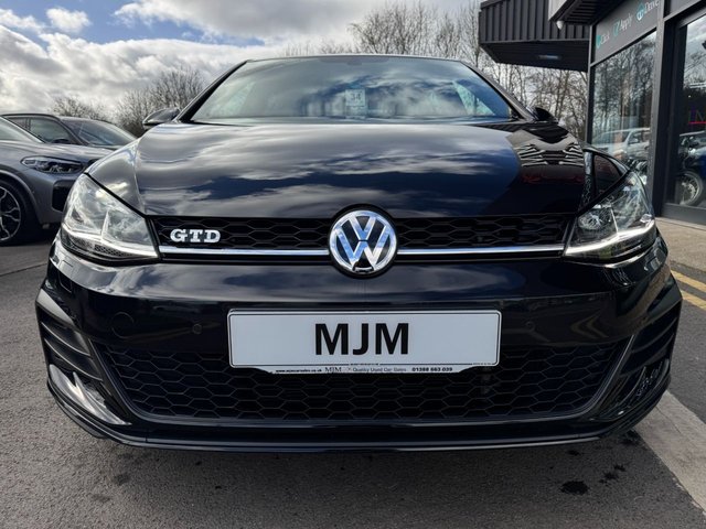 2017 VOLKSWAGEN GOLF 2017 2.0 TDI BlueMotion Tech GTD Hatchback 5dr Diesel Manual Euro 6 (s/s) (184 ps) * HUGE SPEC LIST * REAR VIEW CAMERA * 19" BRESCIA ALLOYS * HEATED JACARA CLOTH * VOICE ACTIVATION * KEYLESS ENTRY * DISCOVER NAV PRO * AMBIENT LIGHTING * ADAPTIVE CRUISE CONTROL * LED LIGHTS * REAR TINTED GLASS * CAR-NET APP CONNECT * DEEP BLACK * LED LIGHTS * MULTI-FUNCTIONAL STEERING WHEEL * FRONT + REAR PARKING SENSORS * POWER FOLDING MIRRORS * GTD STYLING * STUNNING THROUGHOUT * - Photo 9
