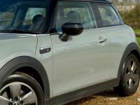 USED 2022 22 MINI HATCH 2.0 Cooper S Classic Hatchback 3dr Petrol Steptronic Euro 6 (s/s) (178 ps) 