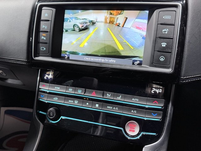 2016 JAGUAR XE - Photo 11