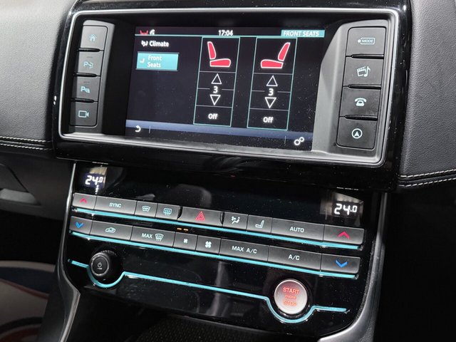 2016 JAGUAR XE - Photo 12