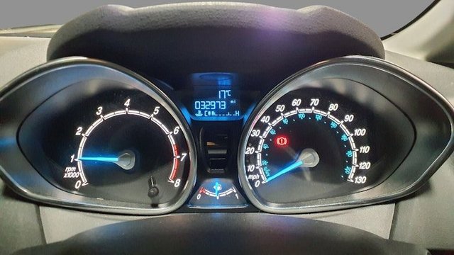 2014 Ford Fiesta 1L Zetec 5dr - Photo 7
