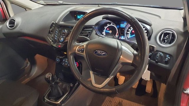 2014 Ford Fiesta 1L Zetec 5dr - Photo 6