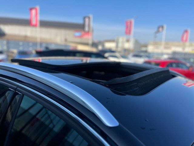 2017 AUDI Q3 - Photo 2