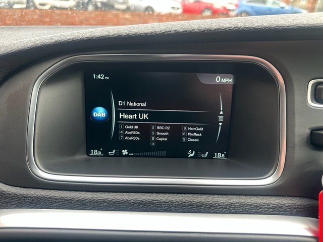 2015 Volvo V40 2L R-Design Nav 5dr - Photo 11