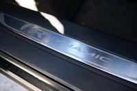 USED 2019 68 LAND ROVER RANGE ROVER VELAR 2.0 D240 R-Dynamic SE SUV 5dr Diesel Auto 4WD Euro 6 (s/s) (240 ps) ULTIMATE BLACK METALLIC PAINTWORK + SUNROOF + MERIDIAN SURROUND + CP