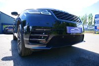 USED 2019 68 LAND ROVER RANGE ROVER VELAR 2.0 D240 R-Dynamic SE SUV 5dr Diesel Auto 4WD Euro 6 (s/s) (240 ps) ULTIMATE BLACK METALLIC PAINTWORK + SUNROOF + MERIDIAN SURROUND + CP