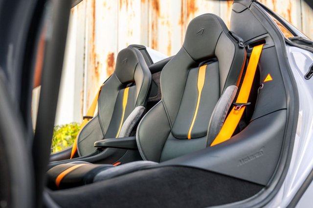 2018 Mclaren 570s 3.8L null 2dr - Photo 2