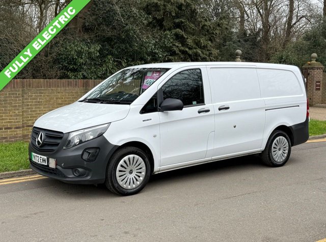 2022 mercedes -benz evito 116 e 66kwh 115bhp progressive fully electric automatic fwd l2 lwb panel van 1 owner+euro 6+a/c+rev cam+ year 2022... photo
