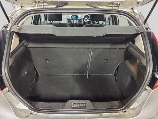 2014 Ford Fiesta 1L Zetec 5dr - Photo 9