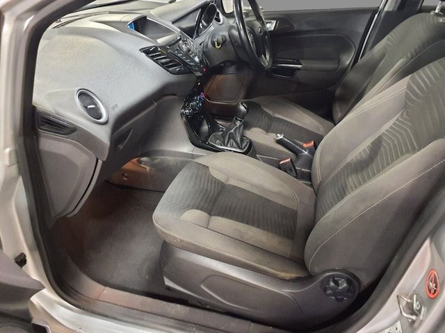 2014 Ford Fiesta 1L Zetec 5dr - Photo 6