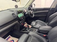 USED 2019 69 MINI COUNTRYMAN 1.5 Cooper Exclusive Steptronic Euro 6 (s/s) 5dr FSH+LOW MILES+LEATHER+LIKE NEW