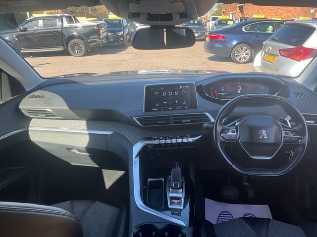 2018 PEUGEOT 3008 - Photo 12