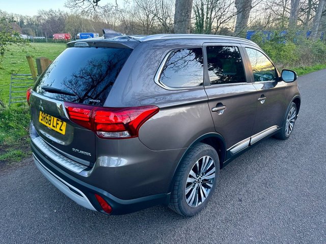 2018 MITSUBISHI OUTLANDER - Photo 5
