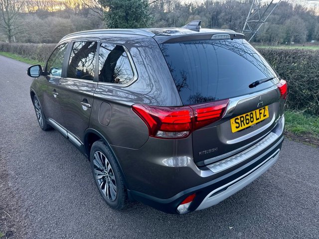 2018 MITSUBISHI OUTLANDER - Photo 3