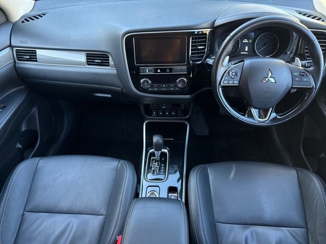 2018 MITSUBISHI OUTLANDER - Photo 8