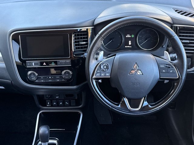 2018 MITSUBISHI OUTLANDER - Photo 9