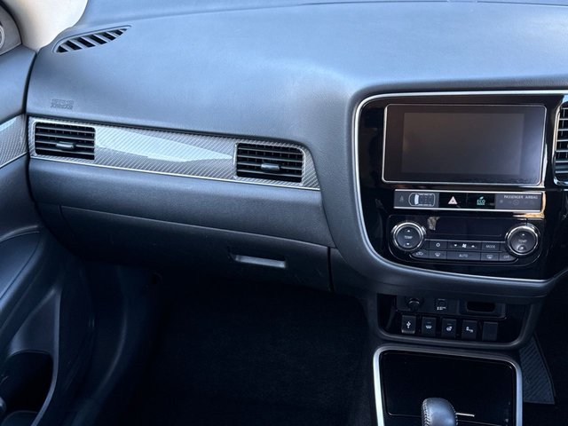 2018 MITSUBISHI OUTLANDER - Photo 11