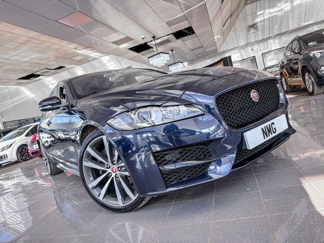 2017 Jaguar Xf 2L R-Sport 4dr - Photo 2