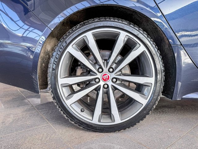 2017 Jaguar Xf 2L R-Sport 4dr - Photo 5