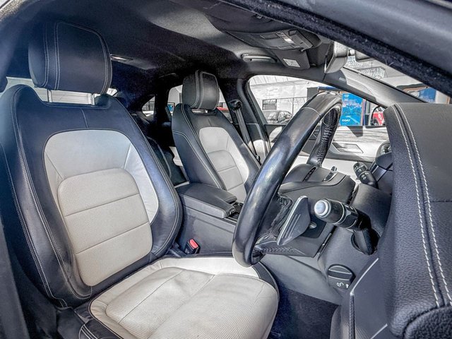 2017 Jaguar Xf 2L R-Sport 4dr - Photo 4