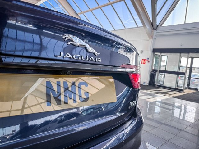 2017 Jaguar Xf 2L R-Sport 4dr - Photo 9