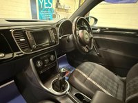 USED 2016 66 VOLKSWAGEN BEETLE 1.4 TSi BlueMotion Tech Design Hatchback 3 Door Petrol Manual Euro 6 (s/s) (150 ps) APPLE CAR PLAY ORBIT ALLOYS SPOILER