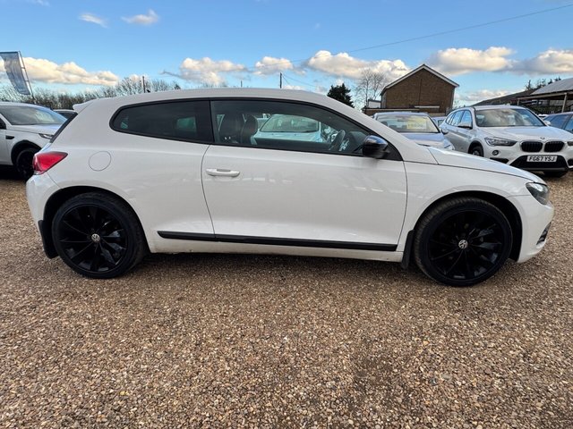 2011 VOLKSWAGEN SCIROCCO 2.0 TDI BlueMotion Tech GT Hatchback 3dr Diesel Manual Euro 5 (s/s) (140 ps) - Photo 11