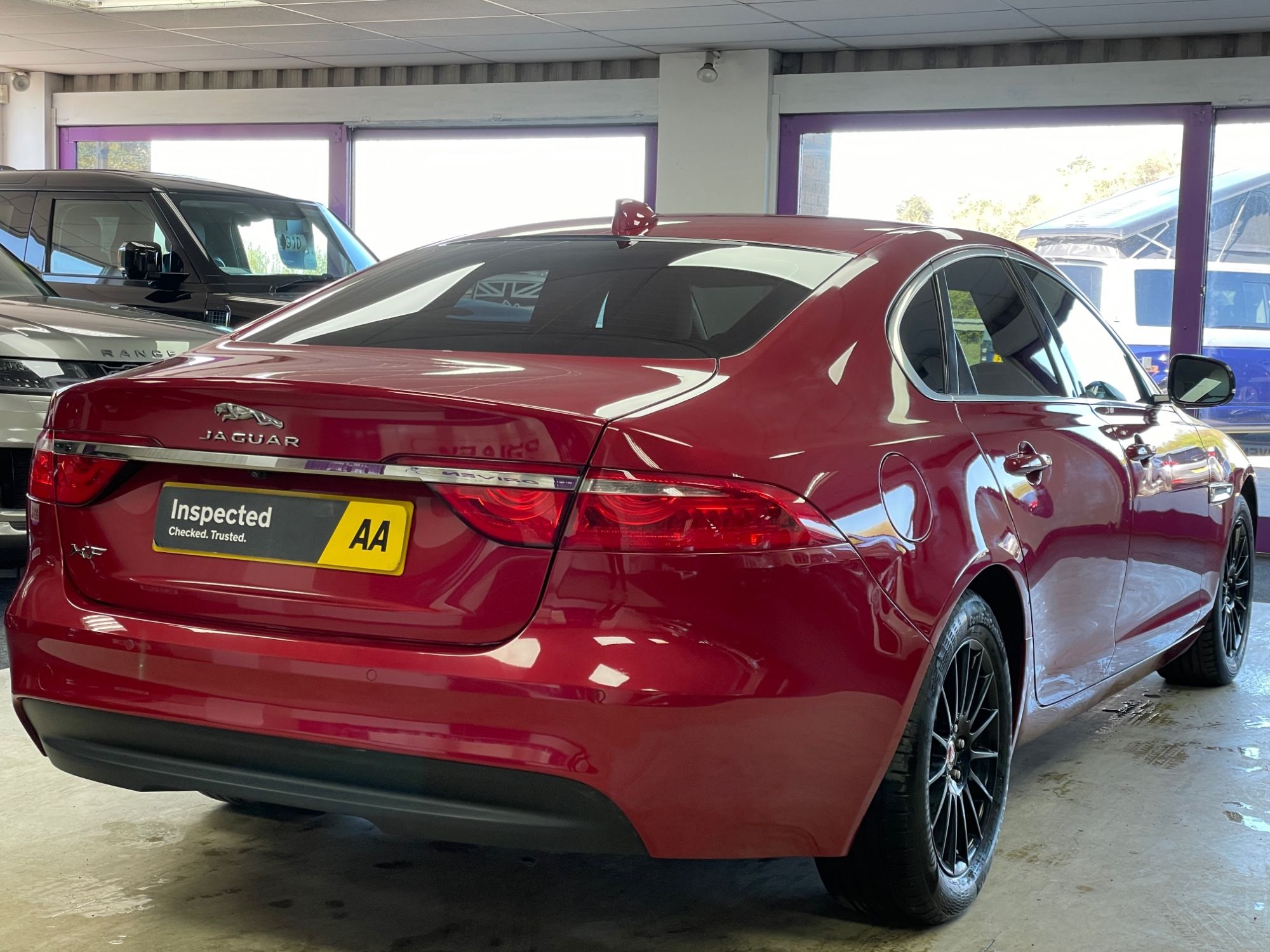 USED 2019 19 JAGUAR XF 2.0d Prestige Saloon 4dr Diesel Manual Euro 6 (s/s) (163 ps) 