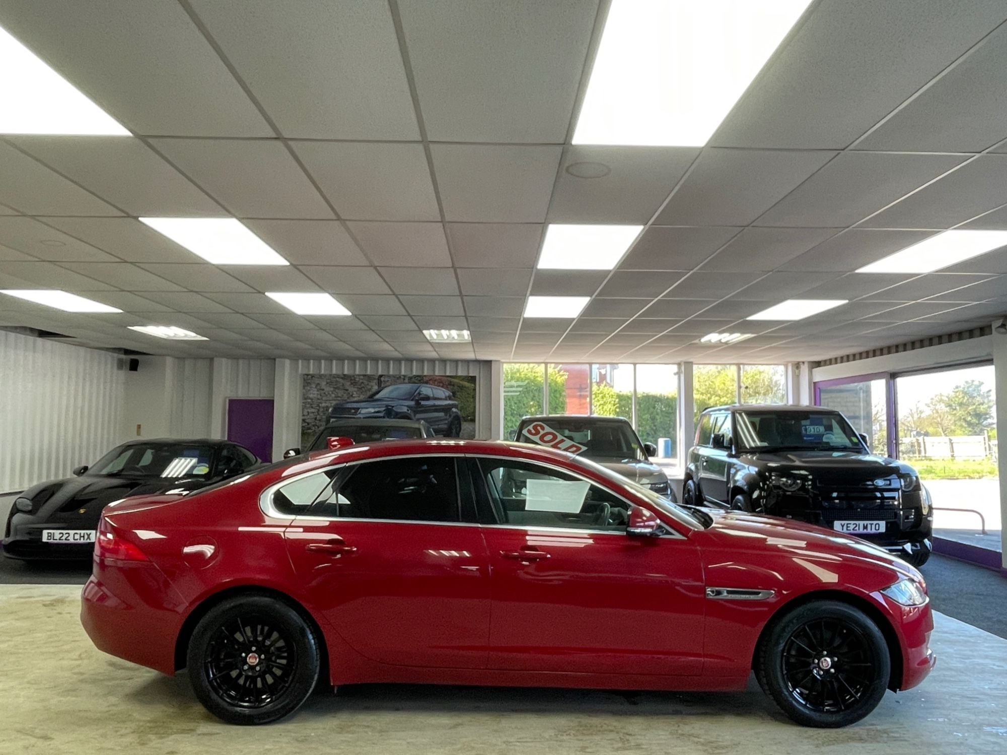 USED 2019 19 JAGUAR XF 2.0d Prestige Saloon 4dr Diesel Manual Euro 6 (s/s) (163 ps) 